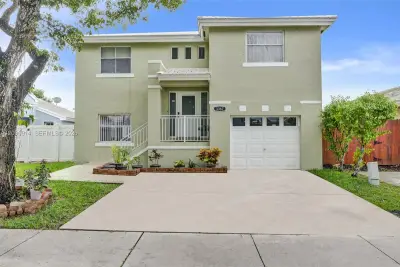 3367 Bonito Ln, Margate: photo 1 of 24