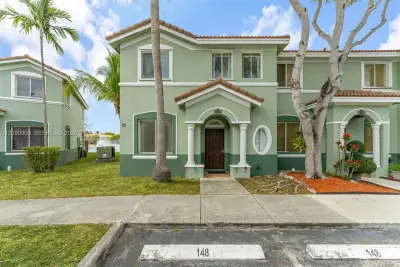 2712 SE 15th Pl, Homestead: photo 1 of 49