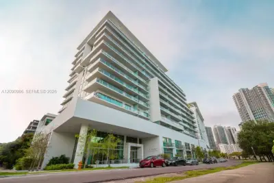 1600 SW 1st Ave #811, Miami: photo 1 of 14
