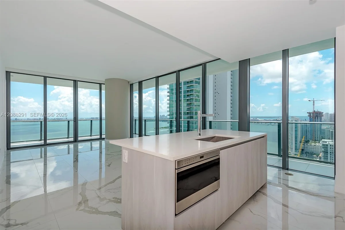 480 NE 31st St #3201, Miami: photo 1 of 43