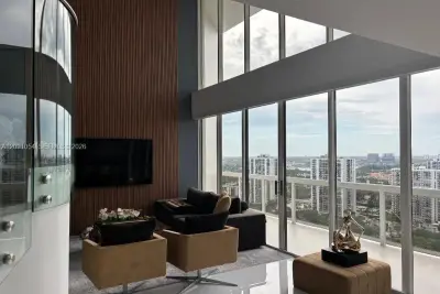 20185 E Country Club Dr #TS-7, Aventura: photo 1 of 39
