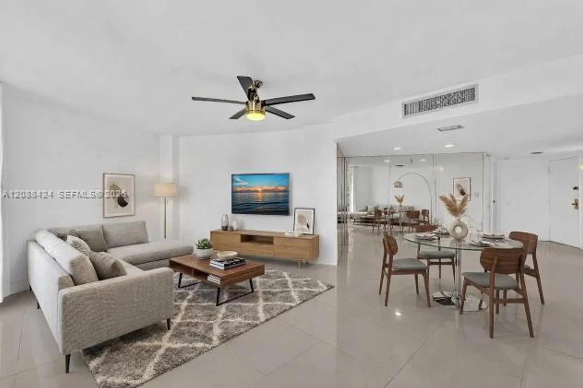 20400 W Country Club Dr #315, Aventura: photo 1 of 31