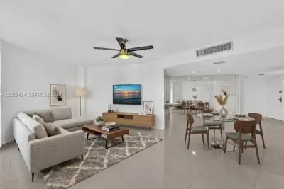 20400 W Country Club Dr #315, Aventura: photo 1 of 31