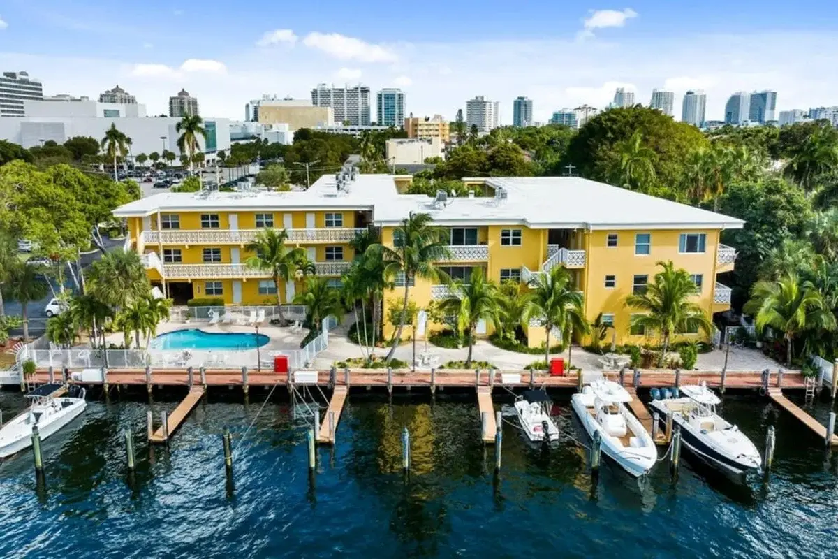 815 Middle River Dr #202, Fort Lauderdale: photo 1 of 22