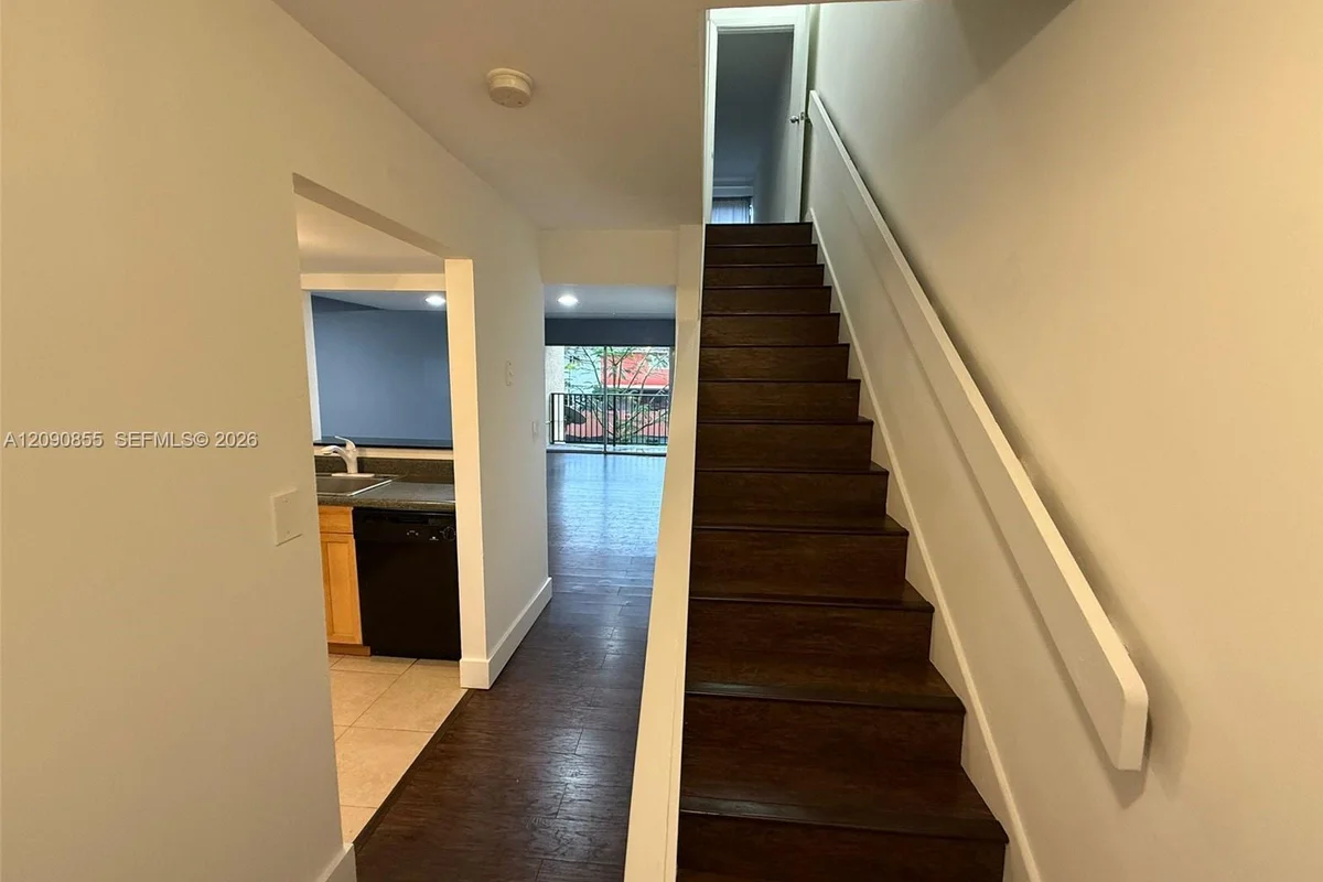 231 NW 109th Ave #209, Miami: photo 1 of 12