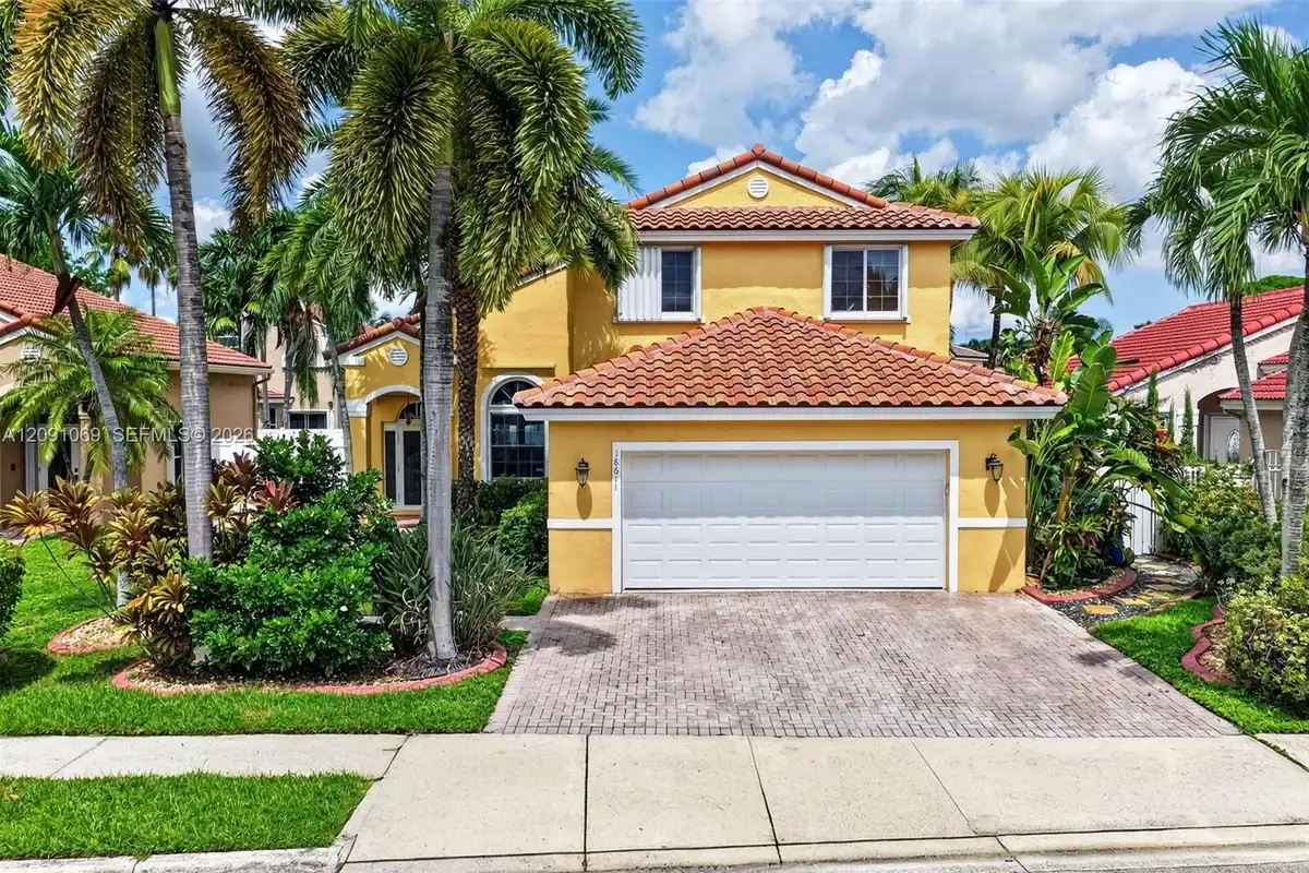 18611 NW 11th St, Pembroke Pines: photo 1 of 46