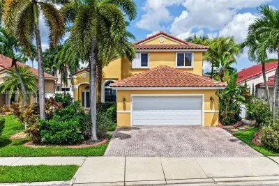 18611 NW 11th St, Pembroke Pines: photo 1 of 46