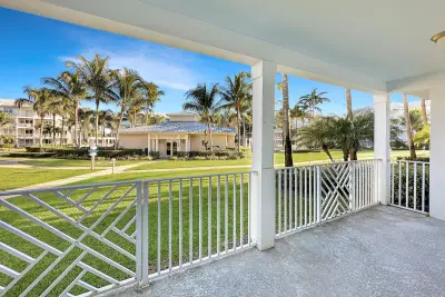312 Bay Colony Dr N, Juno Beach: photo 1 of 31