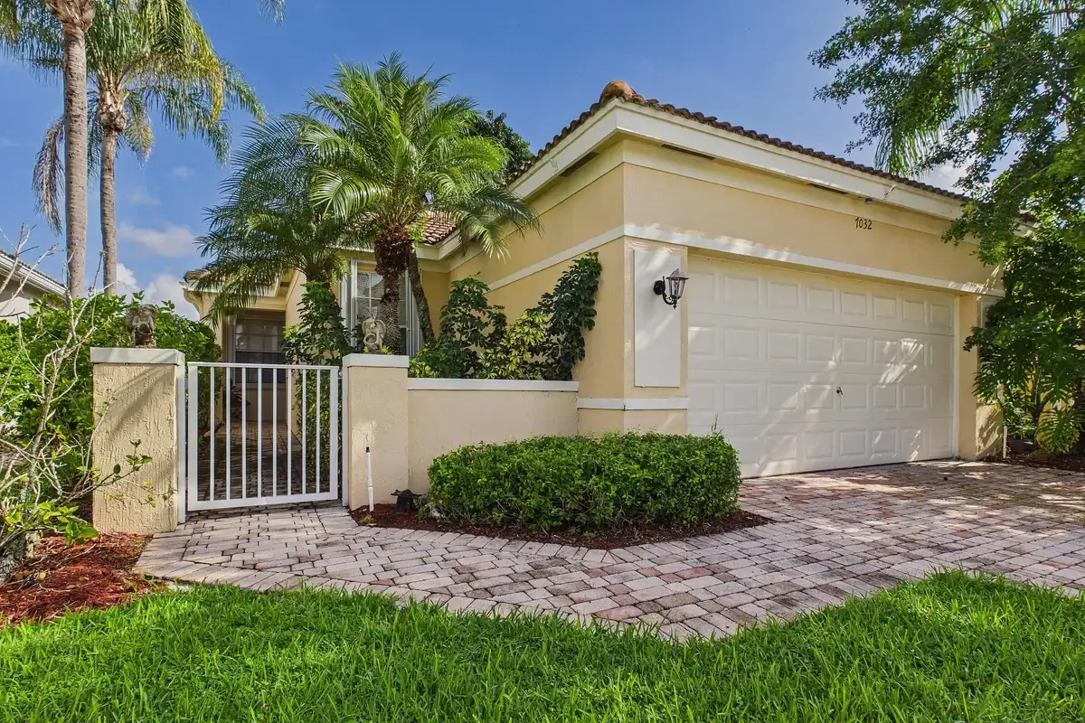 7032 Cataluna Cir, Delray Beach: photo 1 of 33