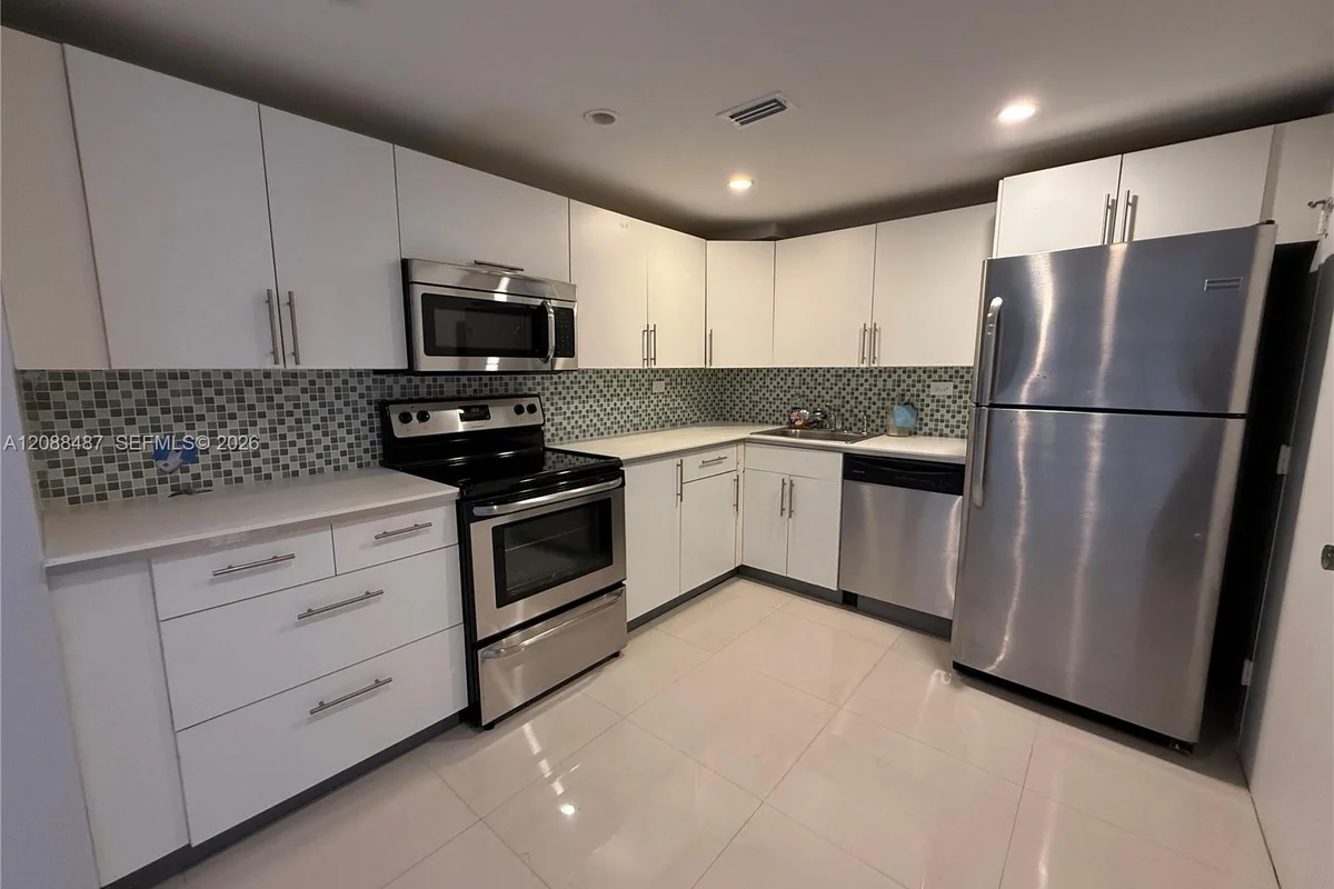 5555 Collins Ave #12Z, Miami Beach: photo 1 of 27