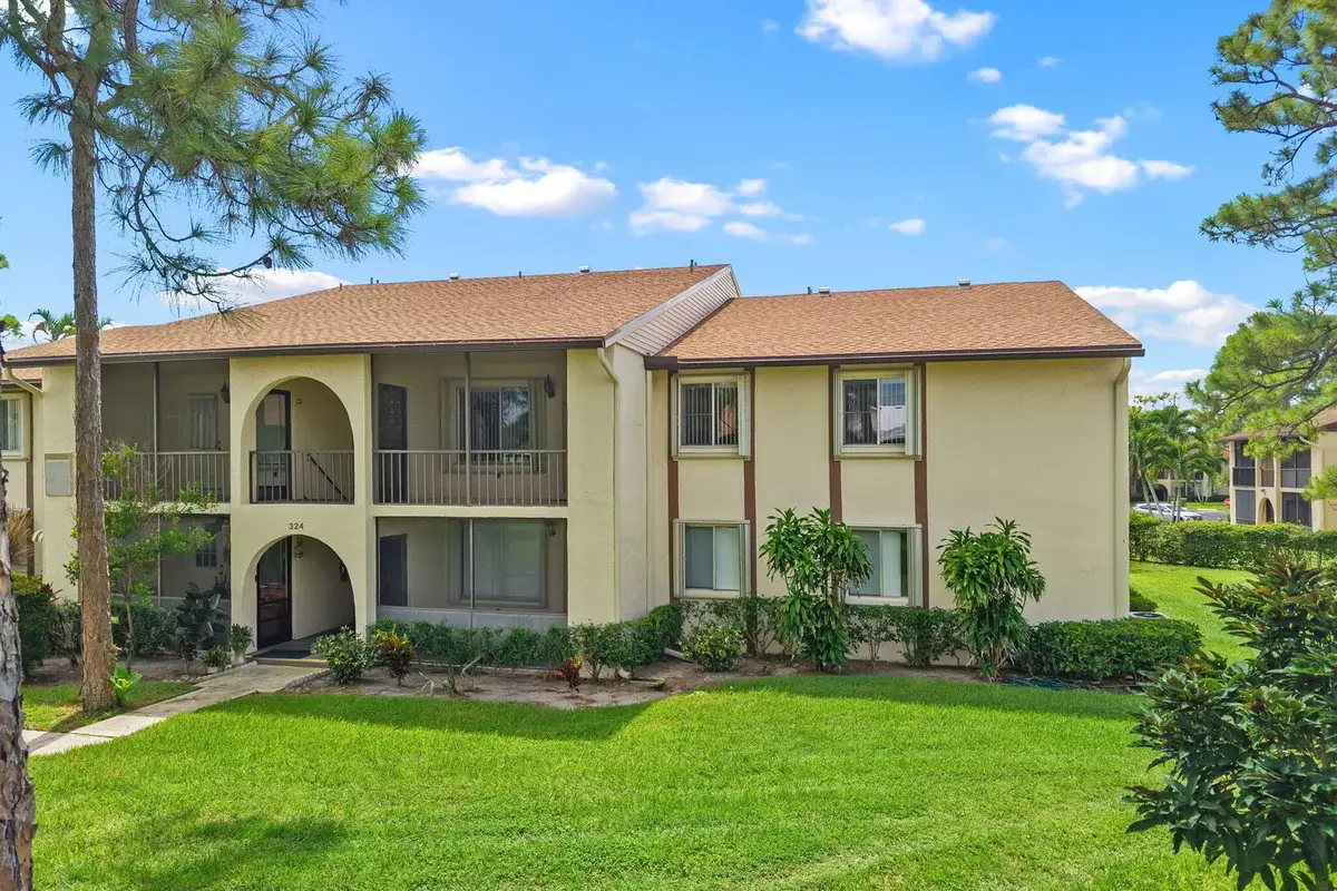 324 Knotty Pine Cir #B-2, Lake Worth: photo 1 of 29