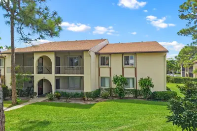 324 Knotty Pine Cir #B-2, Lake Worth: photo 1 of 29