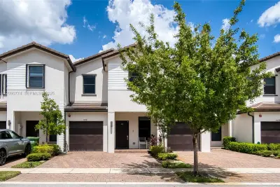 15981 SW 2nd Pl, Pembroke Pines: photo 1 of 38