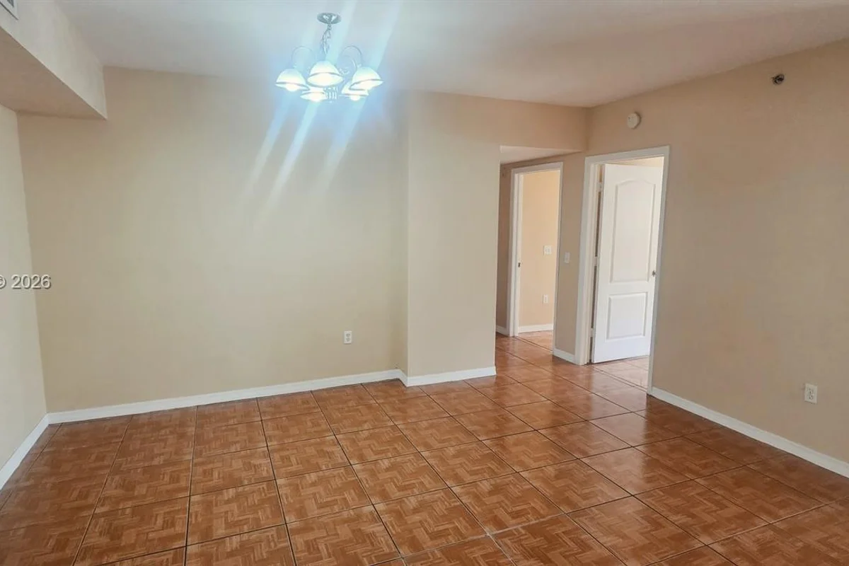 9300 Fontainebleau Blvd #E213, Miami: photo 1 of 22
