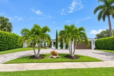 816 SW 2nd St, Boca Raton: photo 1 of 13