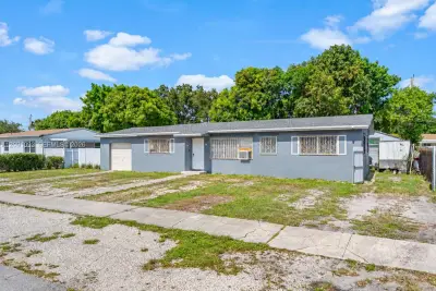 16935 NW 38th Ct, Miami Gardens: photo 1 of 30