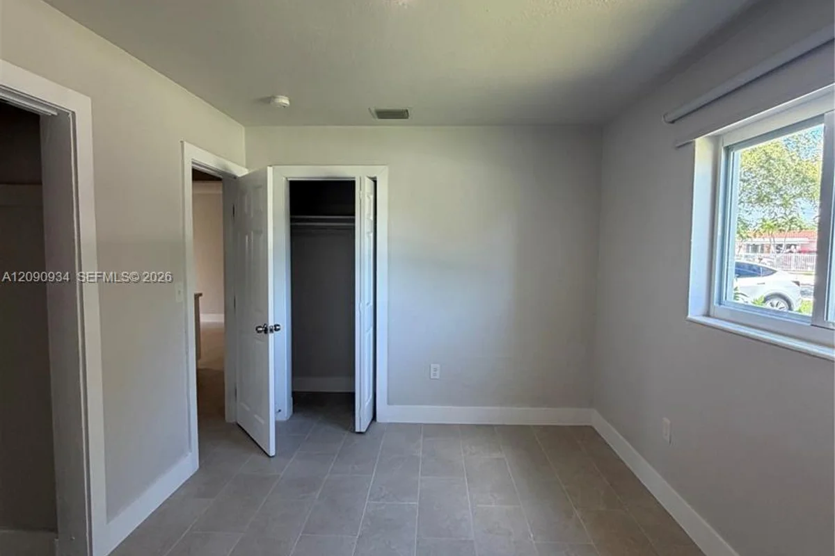 9940 SW 212th St, Cutler Bay: photo 1 of 28