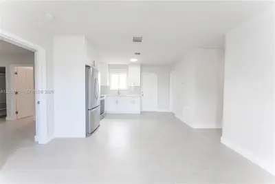 10825 SW 221st St, Miami: photo 1 of 21