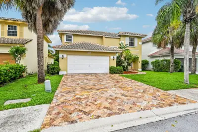 6520 NW 41st Ter, Coconut Creek: photo 1 of 50