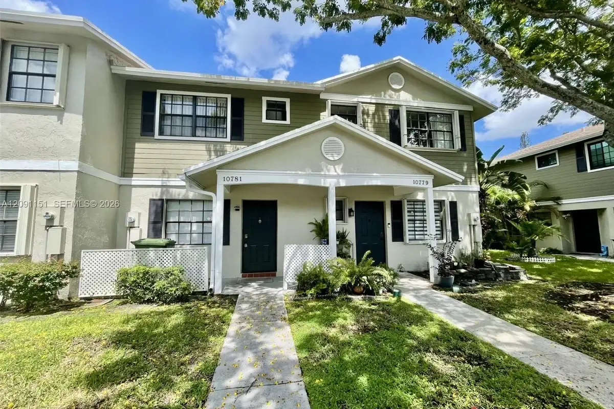 10781 NW 11th St, Pembroke Pines: photo 1 of 28