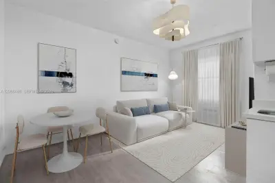 335 Ocean Dr #106, Miami Beach: photo 1 of 20