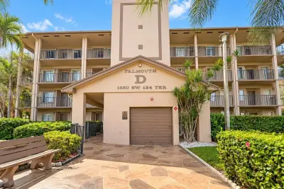 1650 SW 124th Ter #204D, Pembroke Pines: photo 1 of 17