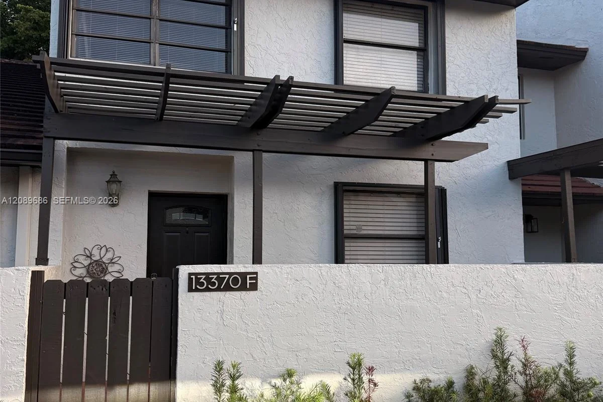 13370 SW 89th Ter #F, Miami: photo 1 of 7