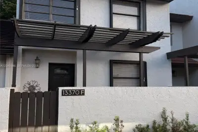 13370 SW 89th Ter #F, Miami: photo 1 of 7