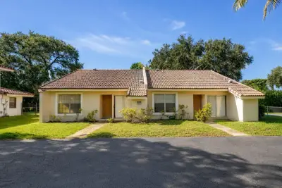 10880 NW 45th St, Coral Springs: photo 1 of 43