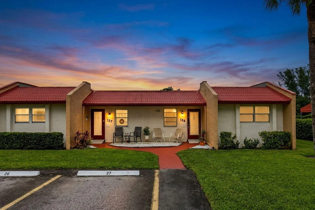 125 Lake Anne Dr, West Palm Beach: photo 1 of 36