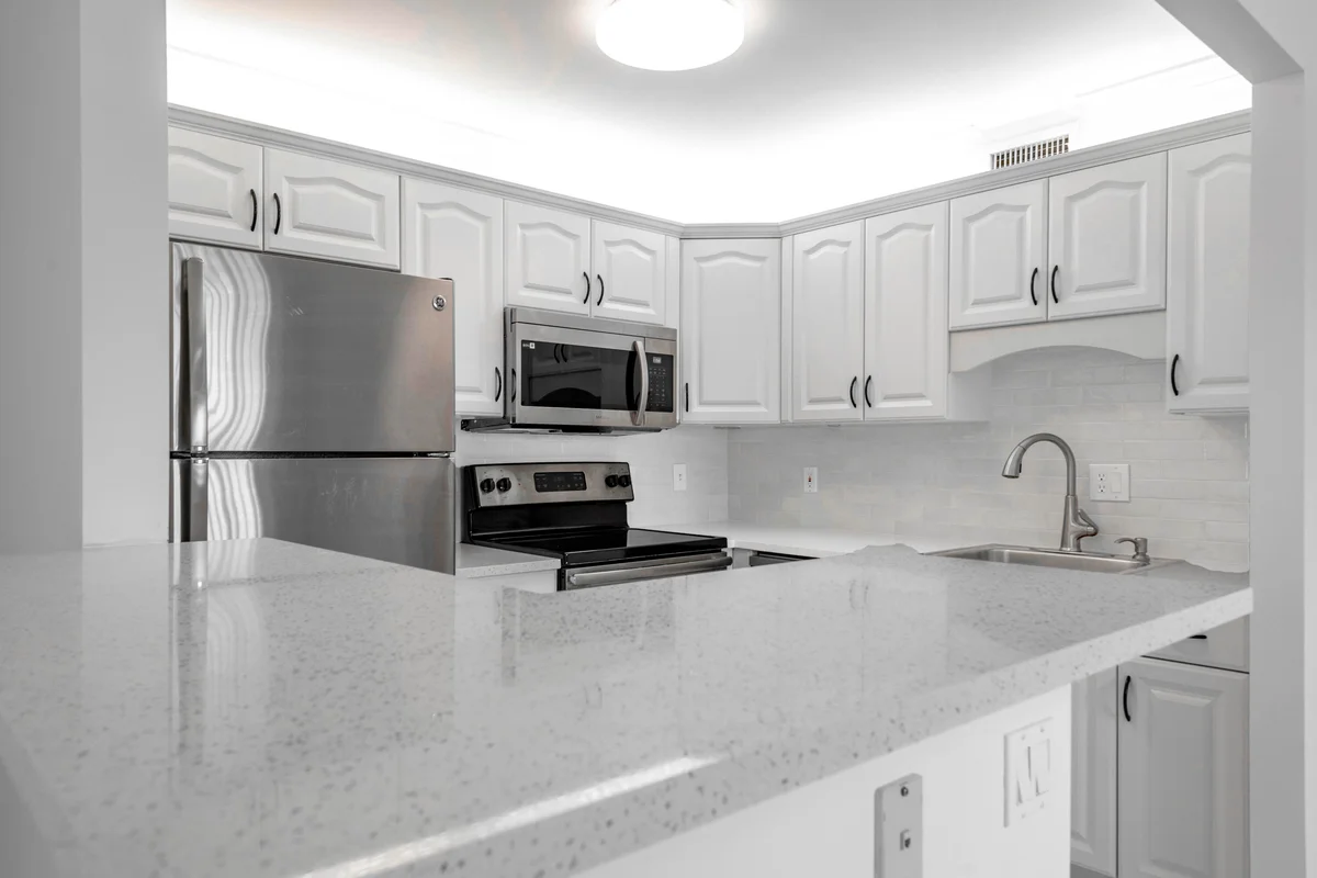190 Saxony D Cir, Delray Beach: photo 1 of 41