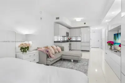 1010 Brickell Ave #1710, Miami: photo 1 of 37