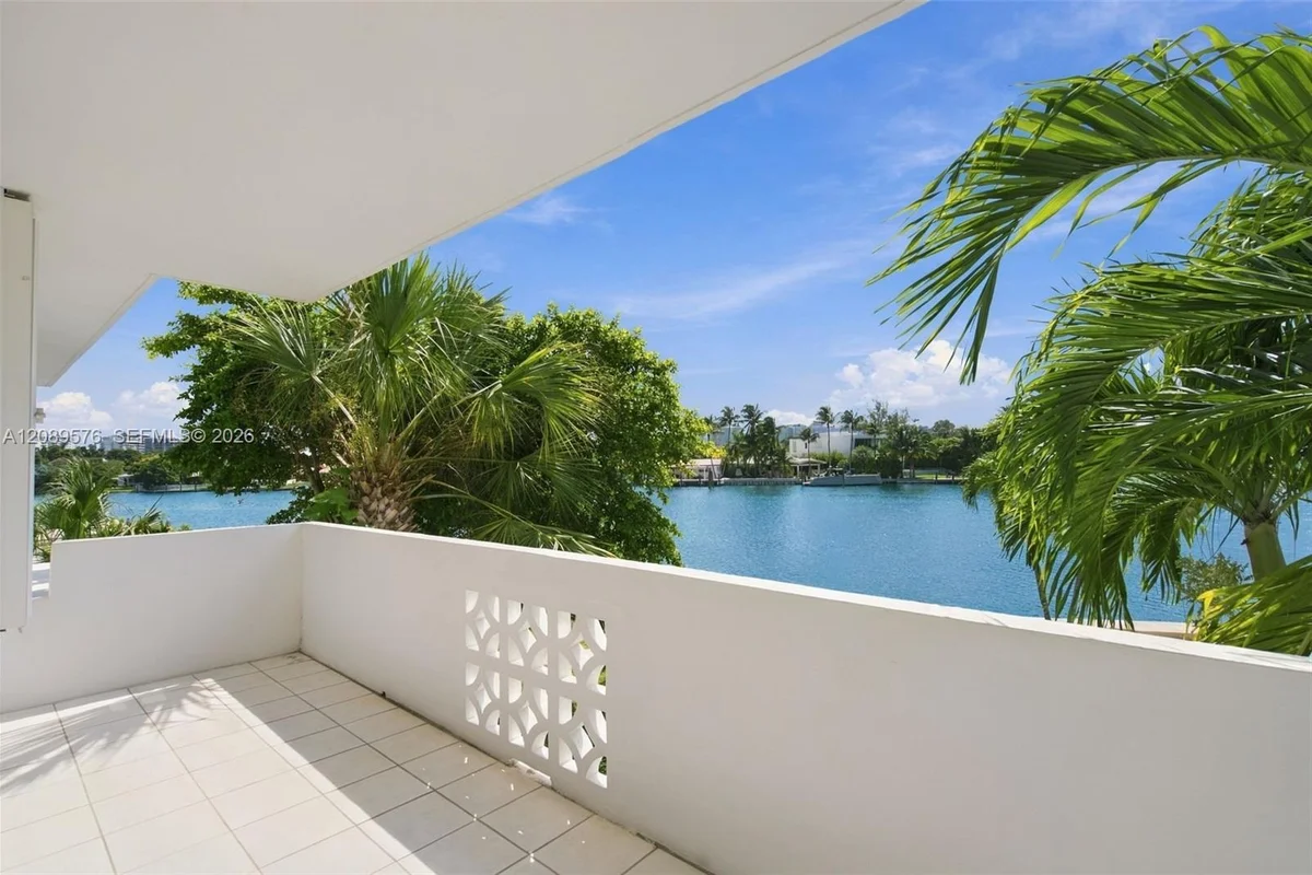 9101 E Bay Harbor Dr #201, Bay Harbor Islands: photo 1 of 25