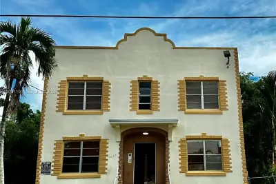 1620 NW 3rd St #5, Miami: photo 1 of 5