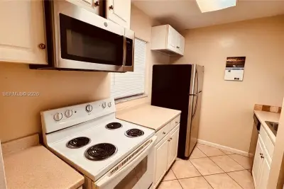 3214 NW 103rd Ter #108-B, Coral Springs: photo 1 of 14