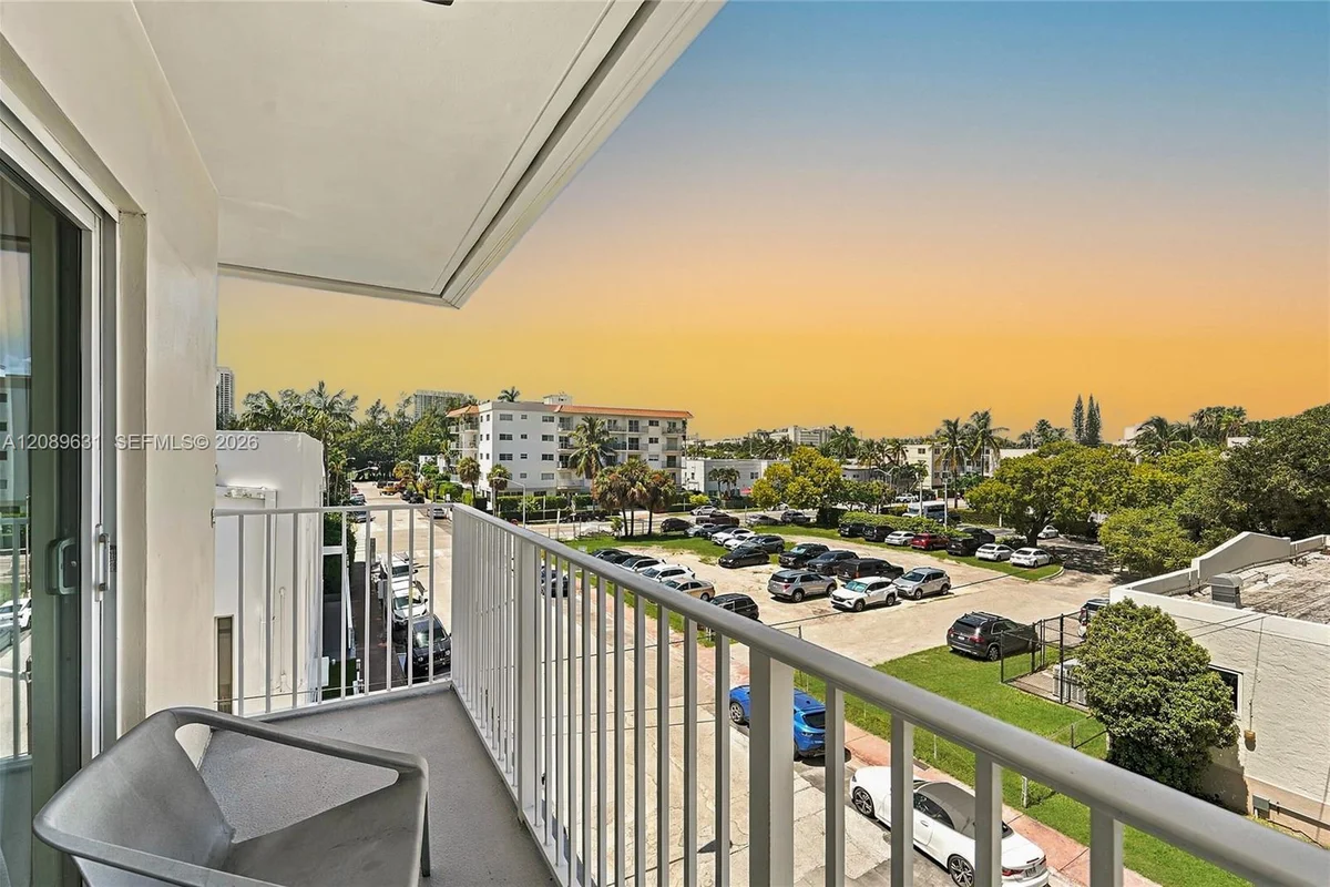 1420 Pennsylvania Ave #403, Miami Beach: photo 1 of 34