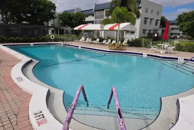 7797 Golf Cir Dr #303, Margate: photo 1 of 26