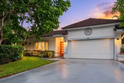 396 Redwood Ln, Boca Raton: photo 1 of 31