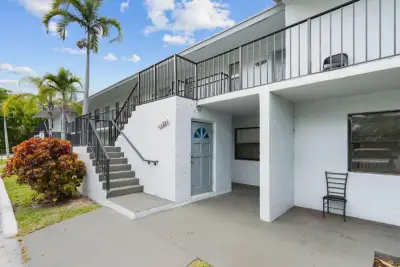 4885 Lake Arjaro Dr #4819, West Palm Beach: photo 1 of 10