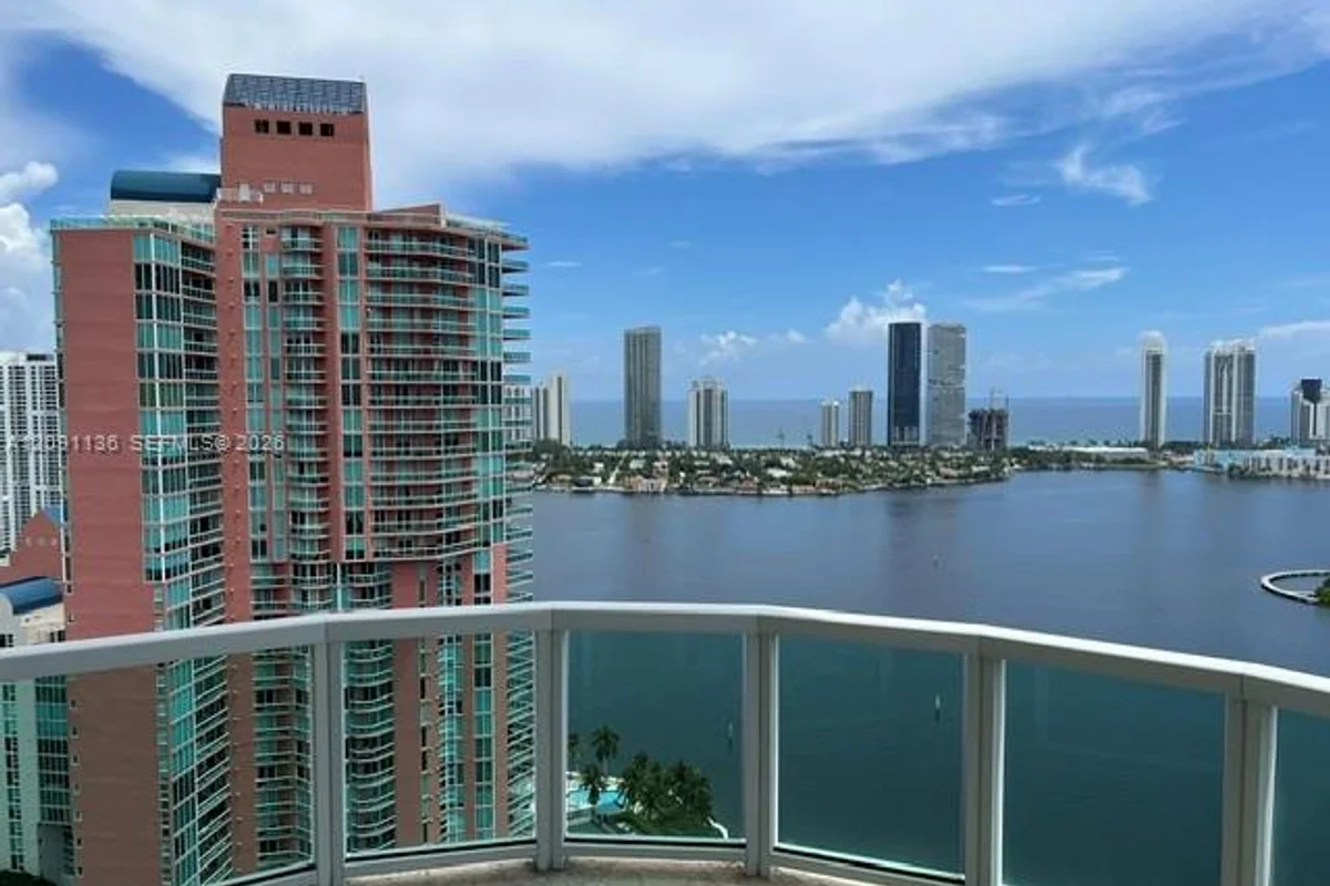 3330 NE 190th St #LPH14, Aventura: photo 1 of 66