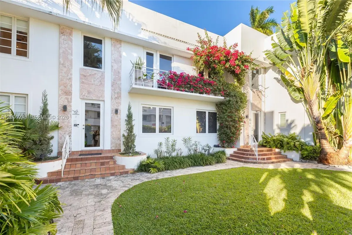 711 14th St #4, Miami Beach: photo 1 of 27