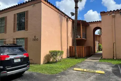 7200 Fairway Dr #H5, Miami Lakes: photo 1 of 24