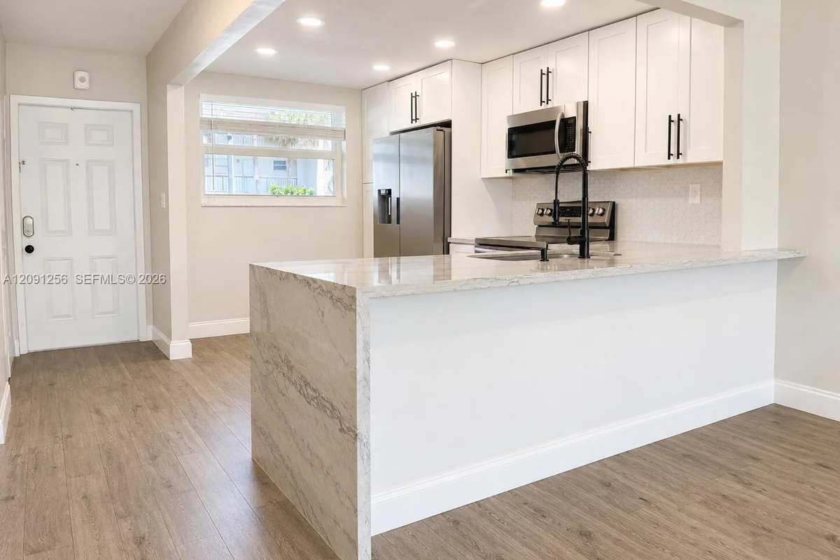 1701 NW 75th Ave #104, Plantation: photo 1 of 14