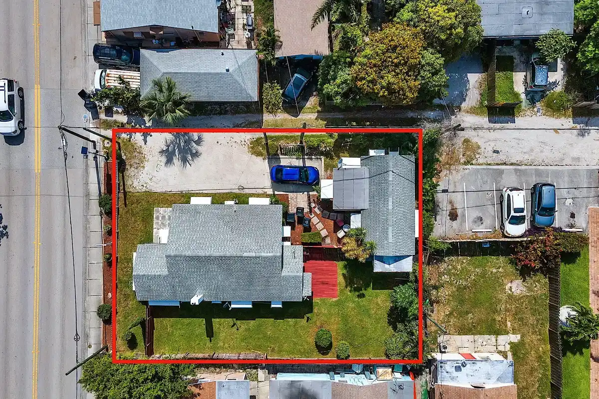 713 10th Ave N, Lake Worth Beach: photo 1 of 24
