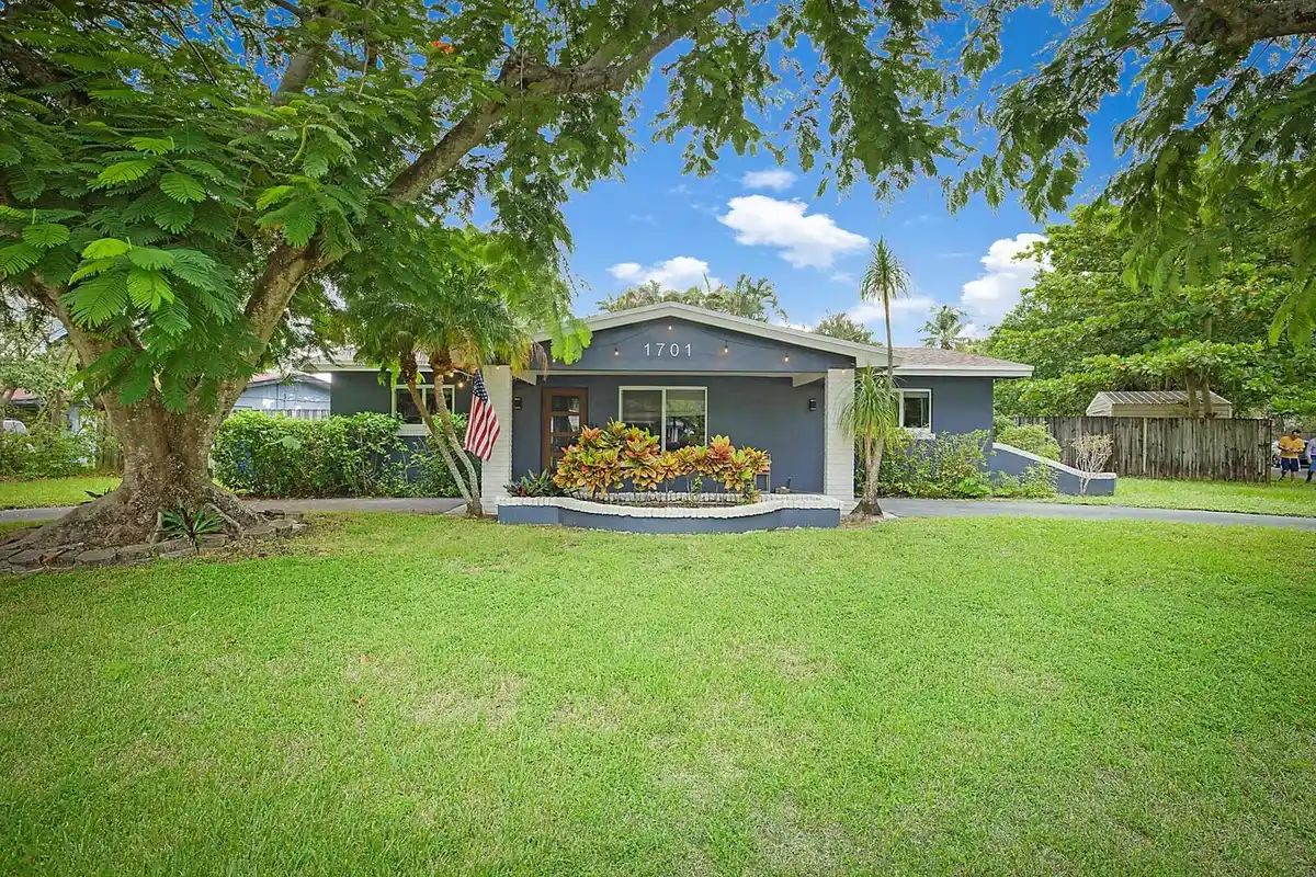 1701 SW 32nd Ct, Fort Lauderdale: photo 1 of 25