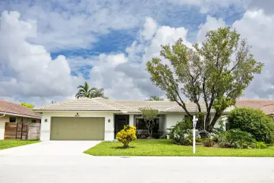 8631 NW 82nd St, Tamarac: photo 1 of 20