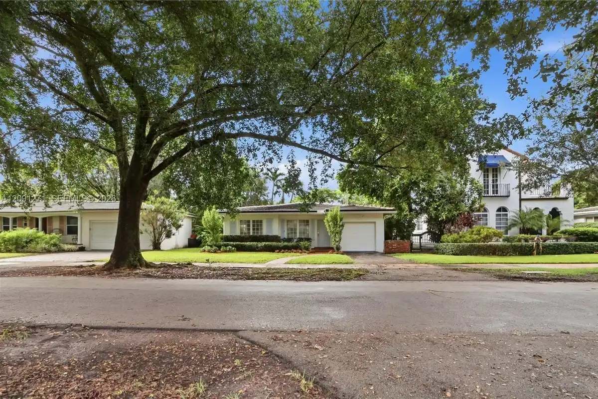 1530 Catalonia Ave, Coral Gables: photo 1 of 52