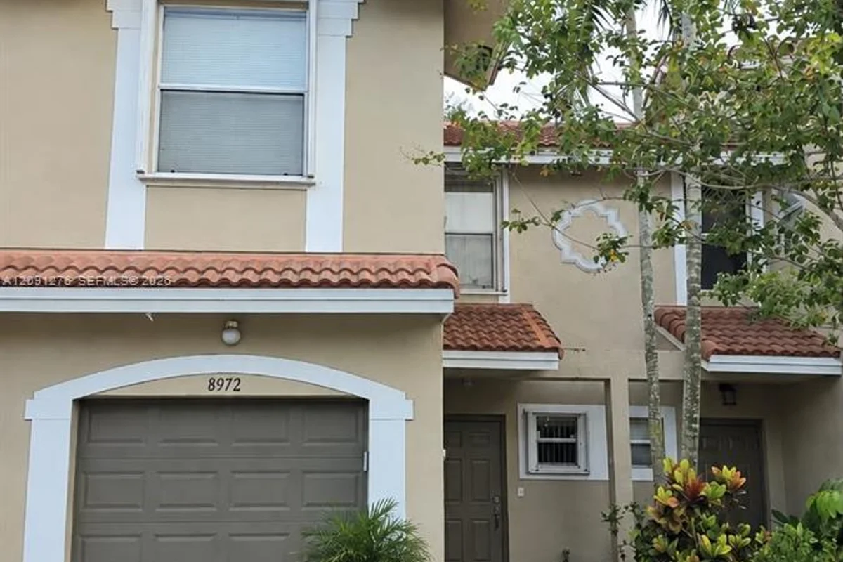 8972 NW 54th St, Sunrise: photo 1 of 27