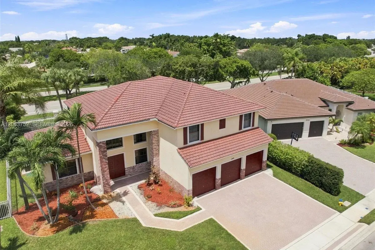 344 SW 159th Ln, Pembroke Pines: photo 1 of 40