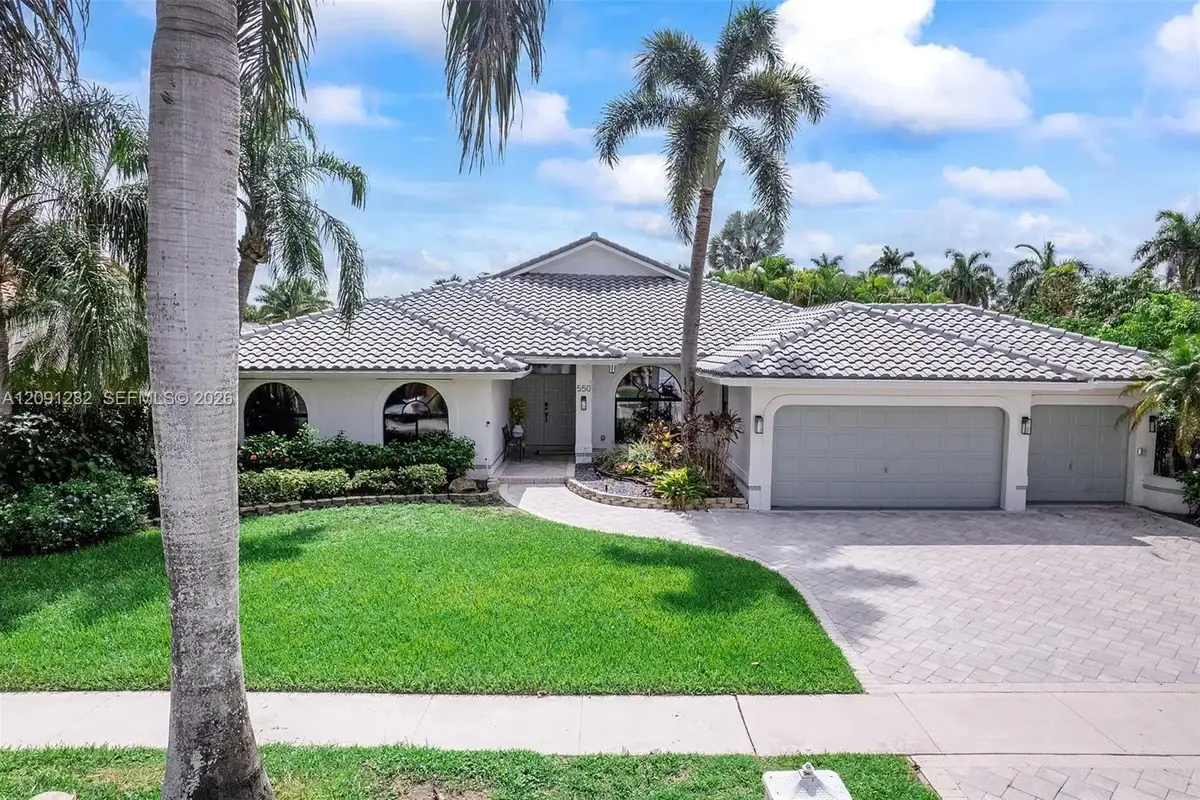 550 NW 110th Ave, Plantation: photo 1 of 53